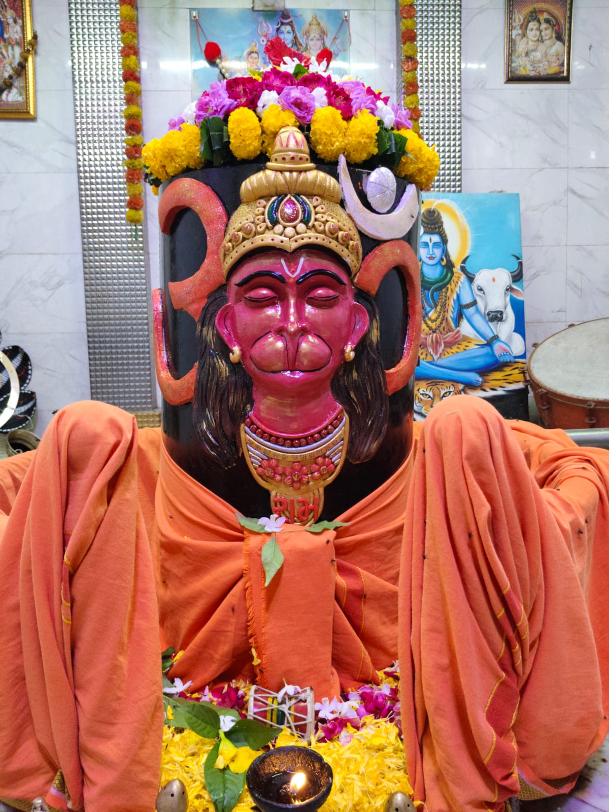 શ્રાવણ માસે ભાદ્રોડમાં ભક્તિનો ઉમંગ: ભદ્રેશ્વર મહાદેવ મંદિરે હનુમાનજીનો દિવ્ય શણગાર, ‘હર હર મહાદેવ’ના જયઘોષથી ગૂંજી ઉઠ્યું ગામ